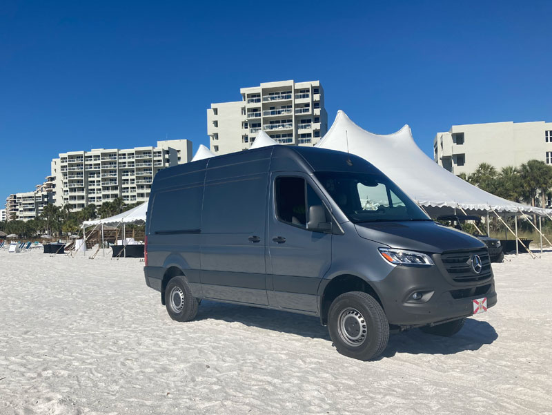 Nightspiker Glow Voleyball for your events